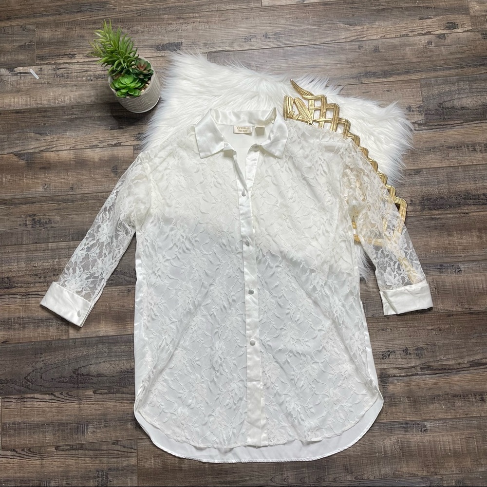 Vintage Victoria’s Secret Gold‎ Label Night Sleep Lace Shirt
